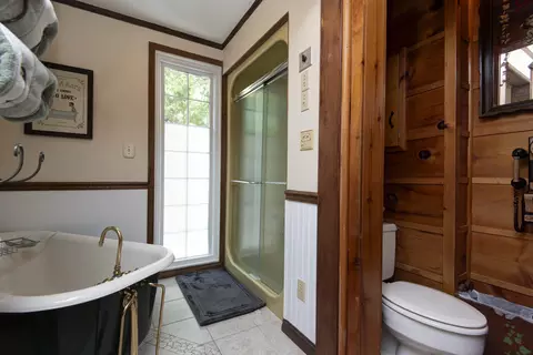 Bath - 3060 W Ellison Dr, Springfield, MO 65810 photo 1 of 5