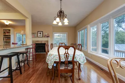 Dining - 3060 W Ellison Dr, Springfield, MO 65810 photo 2 of 2