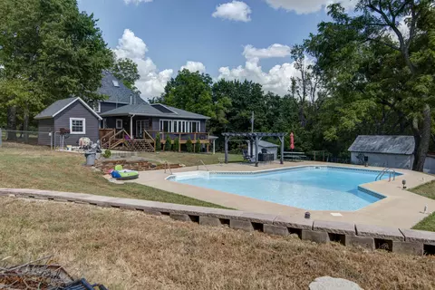 Exterior - 3060 W Ellison Dr, Springfield, MO 65810 photo 9 of 16