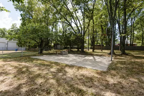 Exterior - 3060 W Ellison Dr, Springfield, MO 65810 photo 14 of 16