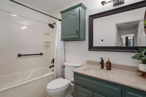 Bath - 4571 S Park Ave, Springfield, MO 65810 photo 4 of 4