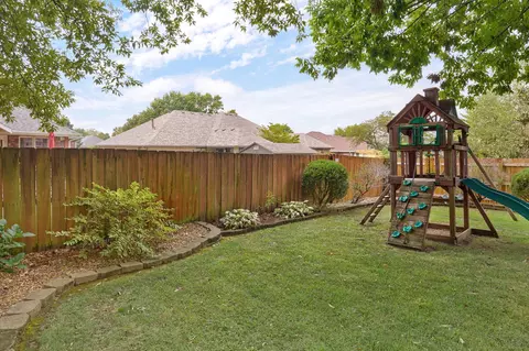 Exterior - 4571 S Park Ave, Springfield, MO 65810 photo 7 of 10