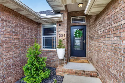 Entry Way - 221 Pheasant, Willard, MO 65781 photo 1 of 4