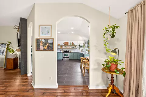 Entry Way - 221 Pheasant, Willard, MO 65781 photo 3 of 4