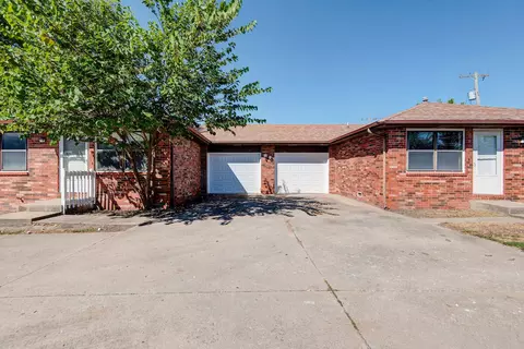 Exterior - 2751 E Mcdaniel St #A & B, Springfield, MO 65802 photo 3 of 5