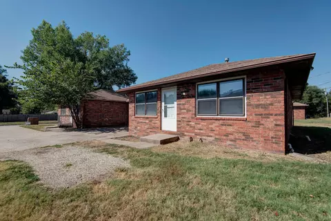 Exterior - 2751 E Mcdaniel St #A & B, Springfield, MO 65802 photo 5 of 5