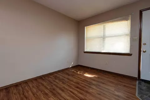 Living - 2751 E Mcdaniel St #A & B, Springfield, MO 65802 photo 4 of 4