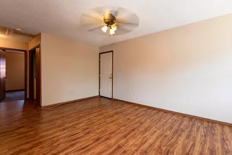 Living - 2751 E Mcdaniel St #A & B, Springfield, MO 65802 photo 2 of 4