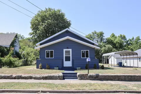 514 N Washington St, Carterville, MO 64835