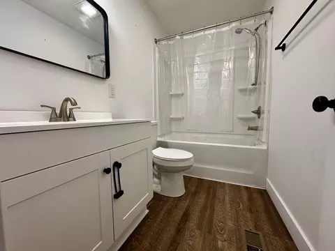 Bath - 1934 State Hwy E, Marshfield, MO 65706 photo 1 of 1