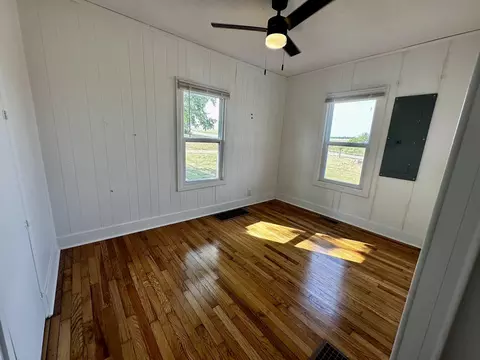 Bedroom - 1934 State Hwy E, Marshfield, MO 65706 photo 1 of 1