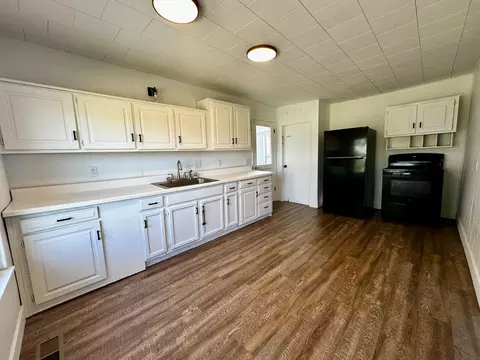 Kitchen - 1934 State Hwy E, Marshfield, MO 65706 photo 2 of 2