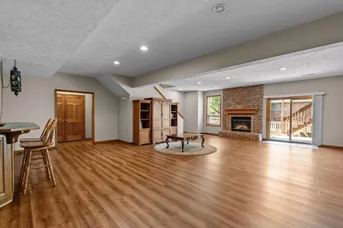 Living - 4757 S Holland Ave, Springfield, MO 65810 photo 12 of 13