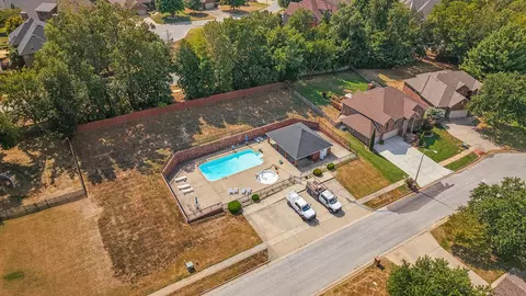 View/Area - 4757 S Holland Ave, Springfield, MO 65810 photo 2 of 7