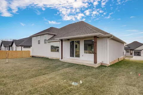 Exterior - 2925 W Teton Dr, Springfield, MO 65810 photo 2 of 2