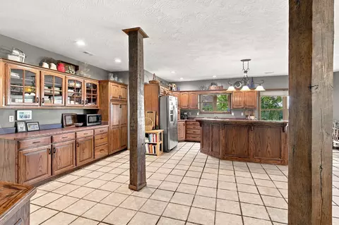 Kitchen - 480 Hunter Rdg, Clever, MO 65631 photo 4 of 4