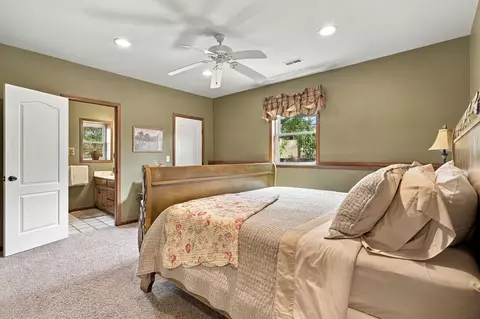 Bedroom - 480 Hunter Rdg, Clever, MO 65631 photo 2 of 4