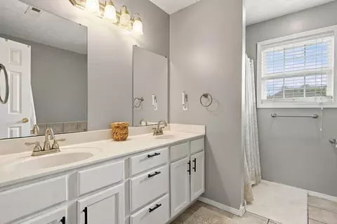 Bath - 350 E Halsey St, Republic, MO 65738 photo 2 of 6