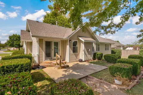 Exterior - 4370 S York Ave, Springfield, MO 65810 photo 7 of 8