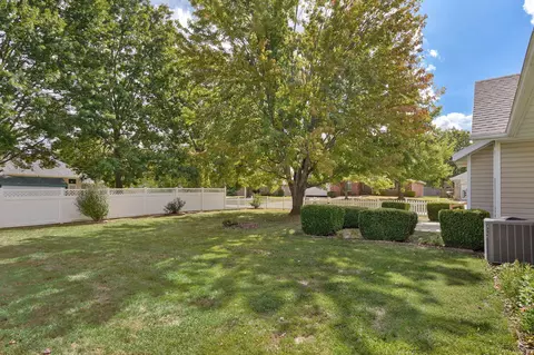 Exterior - 4370 S York Ave, Springfield, MO 65810 photo 5 of 8