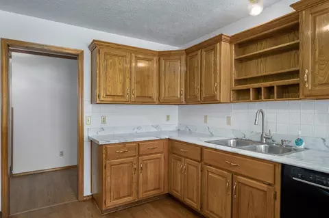 Kitchen - 4370 S York Ave, Springfield, MO 65810 photo 3 of 4