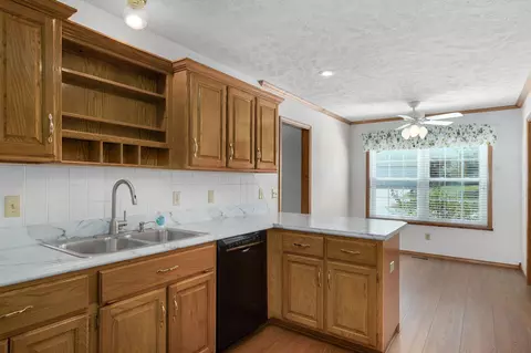 Kitchen - 4370 S York Ave, Springfield, MO 65810 photo 4 of 4