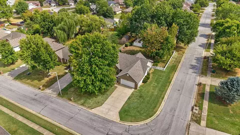 View/Area - 4370 S York Ave, Springfield, MO 65810 photo 1 of 1