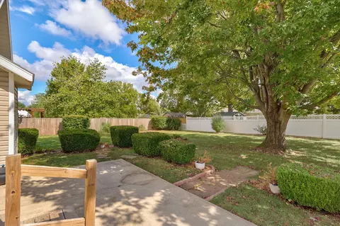 Exterior - 4370 S York Ave, Springfield, MO 65810 photo 4 of 8