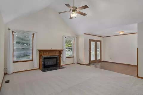 Living - 4370 S York Ave, Springfield, MO 65810 photo 2 of 4