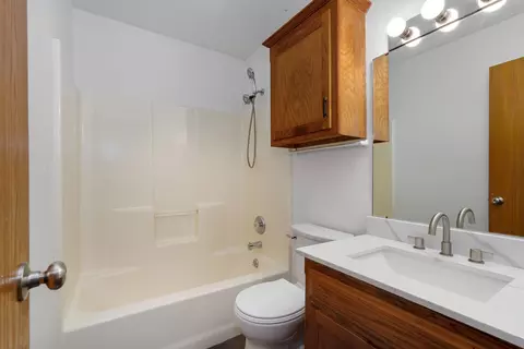 Bath - 2015 N Benton Ave, Springfield, MO 65803 photo 2 of 2