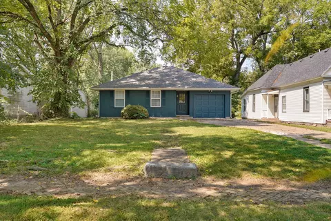 Exterior - 2015 N Benton Ave, Springfield, MO 65803 photo 3 of 4