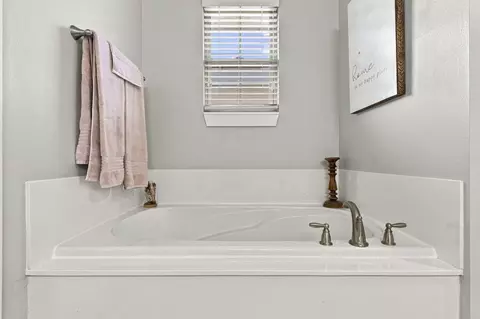 Bath - 3512 N Brinnsfield Dr, Ozark, MO 65721 photo 3 of 5