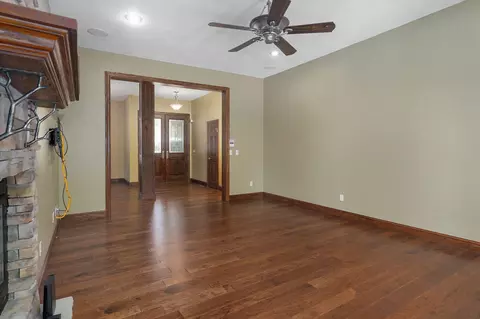 Living - 3436 S Horseshoe Ave, Springfield, MO 65804 photo 4 of 7