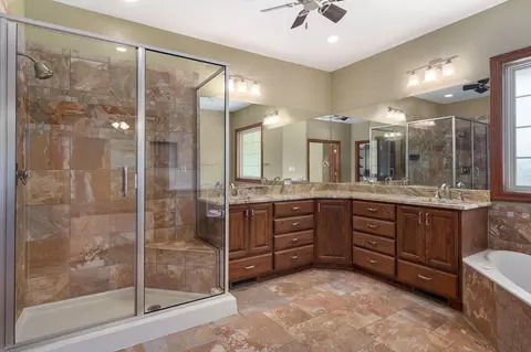 Bath - 3436 S Horseshoe Ave, Springfield, MO 65804 photo 1 of 8
