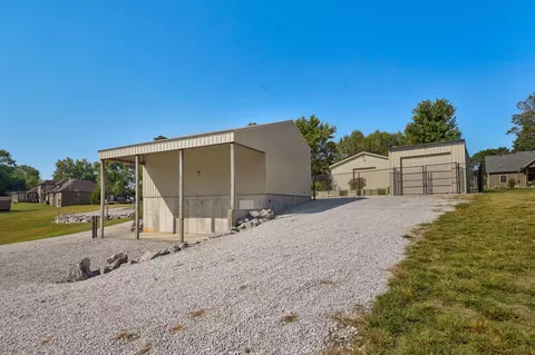Exterior - 3436 S Horseshoe Ave, Springfield, MO 65804 photo 18 of 22