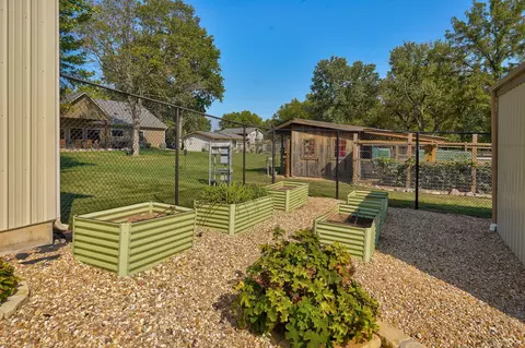 Exterior - 3436 S Horseshoe Ave, Springfield, MO 65804 photo 20 of 22