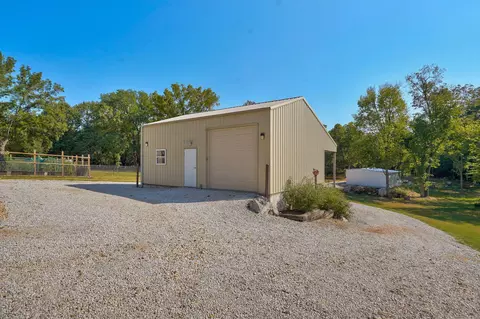 Exterior - 3436 S Horseshoe Ave, Springfield, MO 65804 photo 17 of 22
