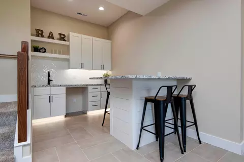 Kitchen - 1367 S Casa Grande Ave, Springfield, MO 65802 photo 6 of 6