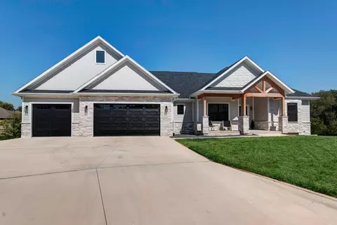 Exterior - 1367 S Casa Grande Ave, Springfield, MO 65802 photo 7 of 11