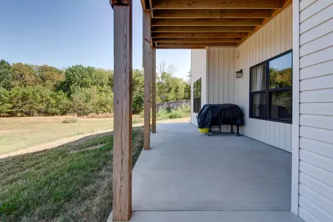Exterior - 1367 S Casa Grande Ave, Springfield, MO 65802 photo 2 of 11