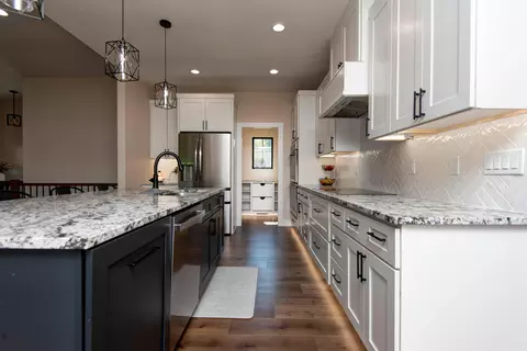 Kitchen - 1367 S Casa Grande Ave, Springfield, MO 65802 photo 1 of 6