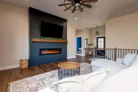 Living - 1367 S Casa Grande Ave, Springfield, MO 65802 photo 1 of 3