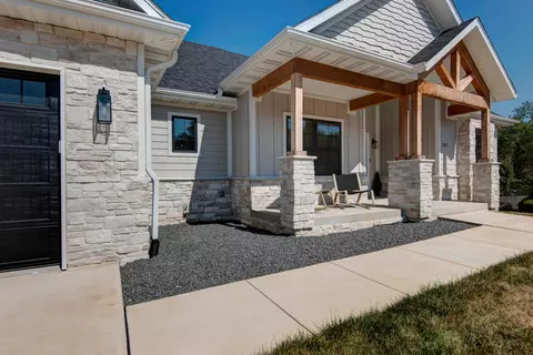 Exterior - 1367 S Casa Grande Ave, Springfield, MO 65802 photo 4 of 11