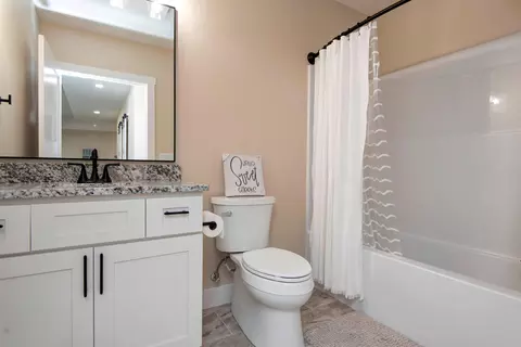 Bath - 1367 S Casa Grande Ave, Springfield, MO 65802 photo 5 of 5