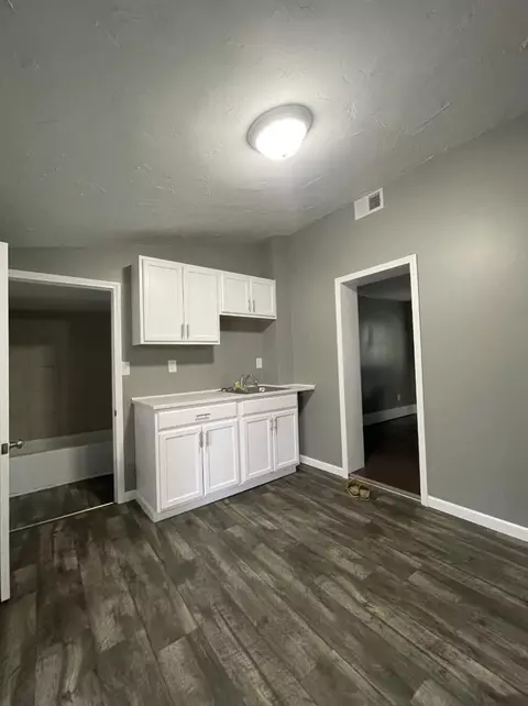Kitchen - 911 S Missouri Ave, Springfield, MO 65806 photo 2 of 2
