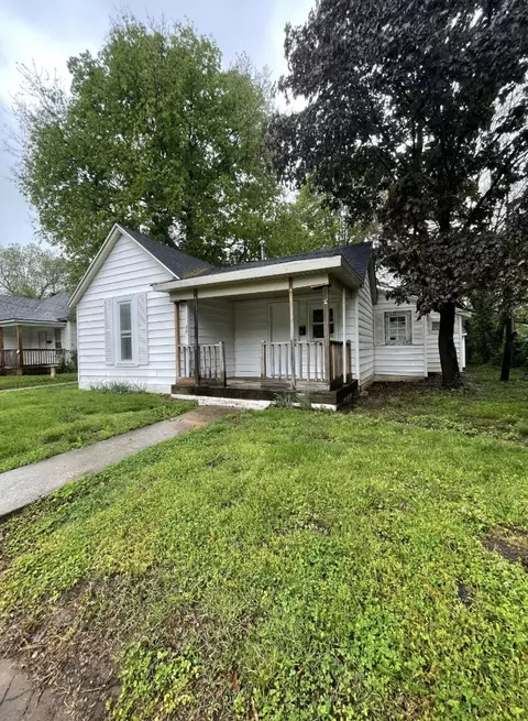Exterior - 911 S Missouri Ave, Springfield, MO 65806 photo 2 of 3