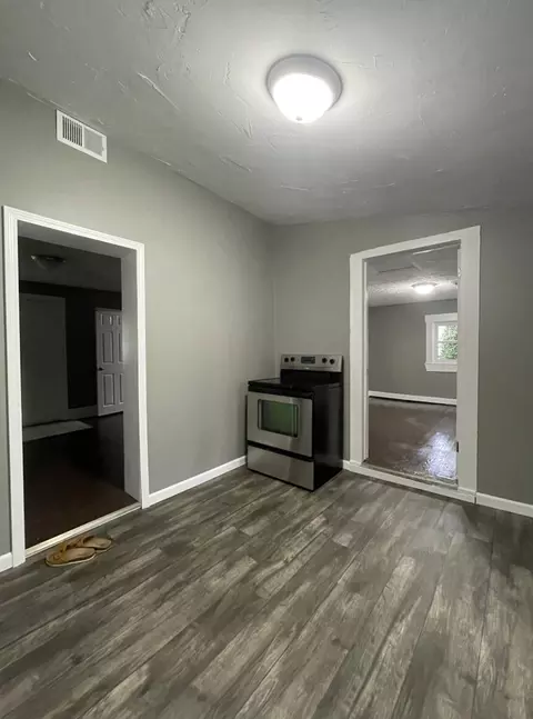 Kitchen - 911 S Missouri Ave, Springfield, MO 65806 photo 1 of 2