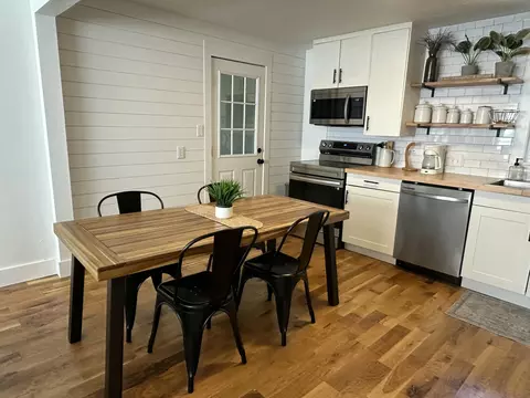 Dining - 1657 E Division St, Springfield, MO 65803 photo 1 of 2