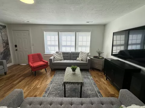 Living - 1657 E Division St, Springfield, MO 65803 photo 4 of 5