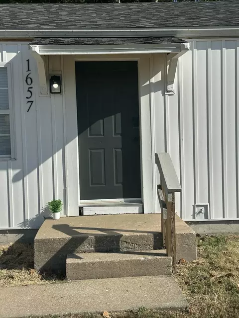 Exterior - 1657 E Division St, Springfield, MO 65803 photo 3 of 3